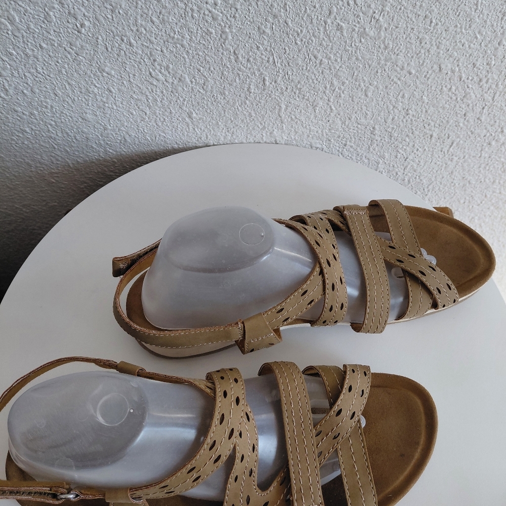 Earth Samsin Womens Plus Strappy Faux Suede Flat Sandals - Picture 8 of 15